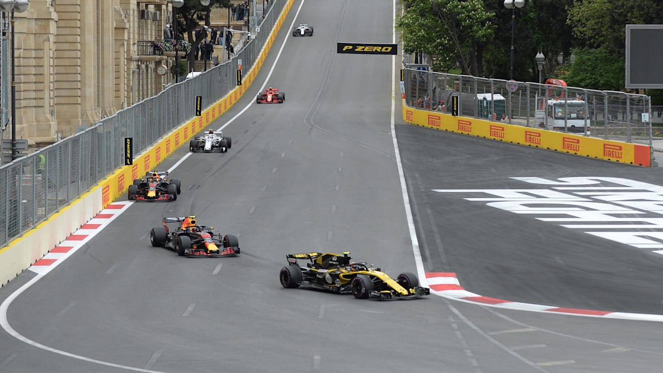 Carlos Sainz jr (ESP) Renault Sport F1 Team RS18 at Formula One World Championship, Rd4, Azerbaijan Grand Prix, Race, Baku City Circuit, Baku, Azerbaijan, Sunday 29 April 2018. © Simon Galloway/Sutton Images