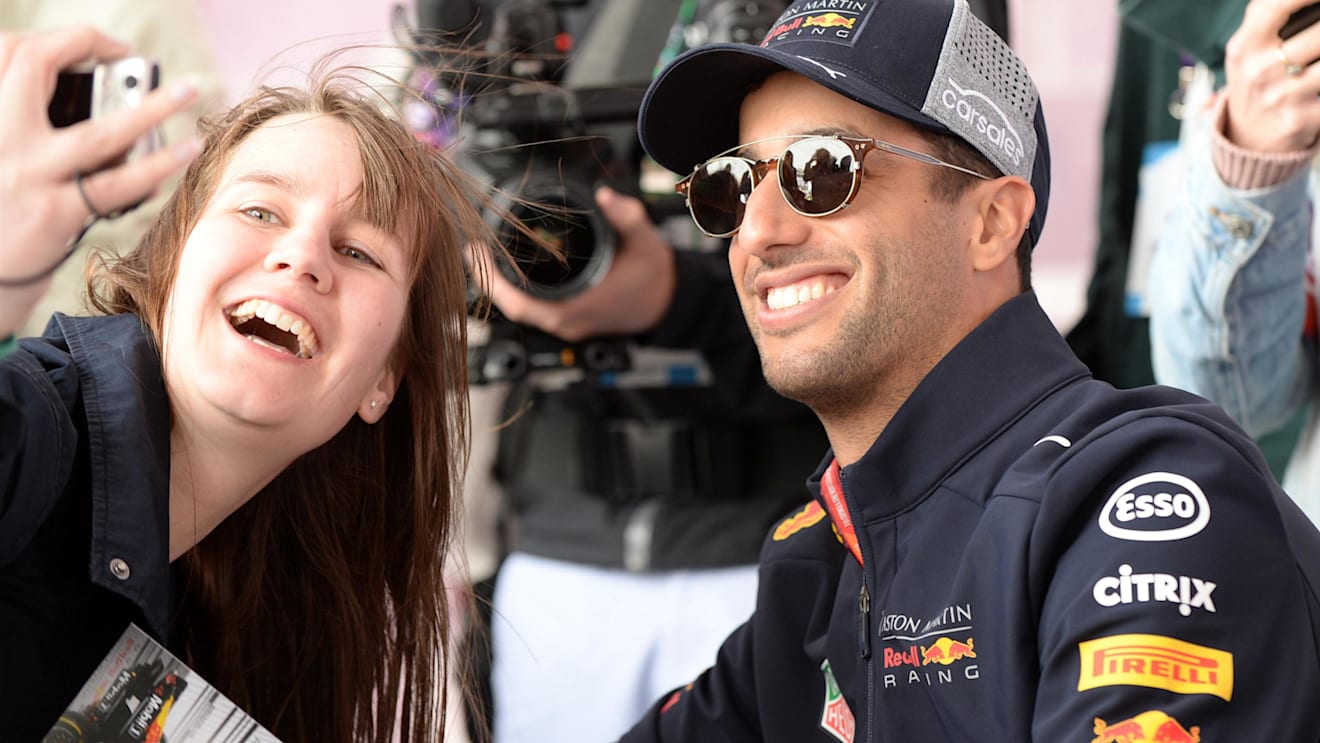 Daniel Ricciardo (AUS) Red Bull Racing fans selfie at the fans autograph session at Formula One World Championship, Rd4, Azerbaijan Grand Prix, Race, Baku City Circuit, Baku, Azerbaijan, Sunday 29 April 2018. © Simon Galloway/Sutton Images