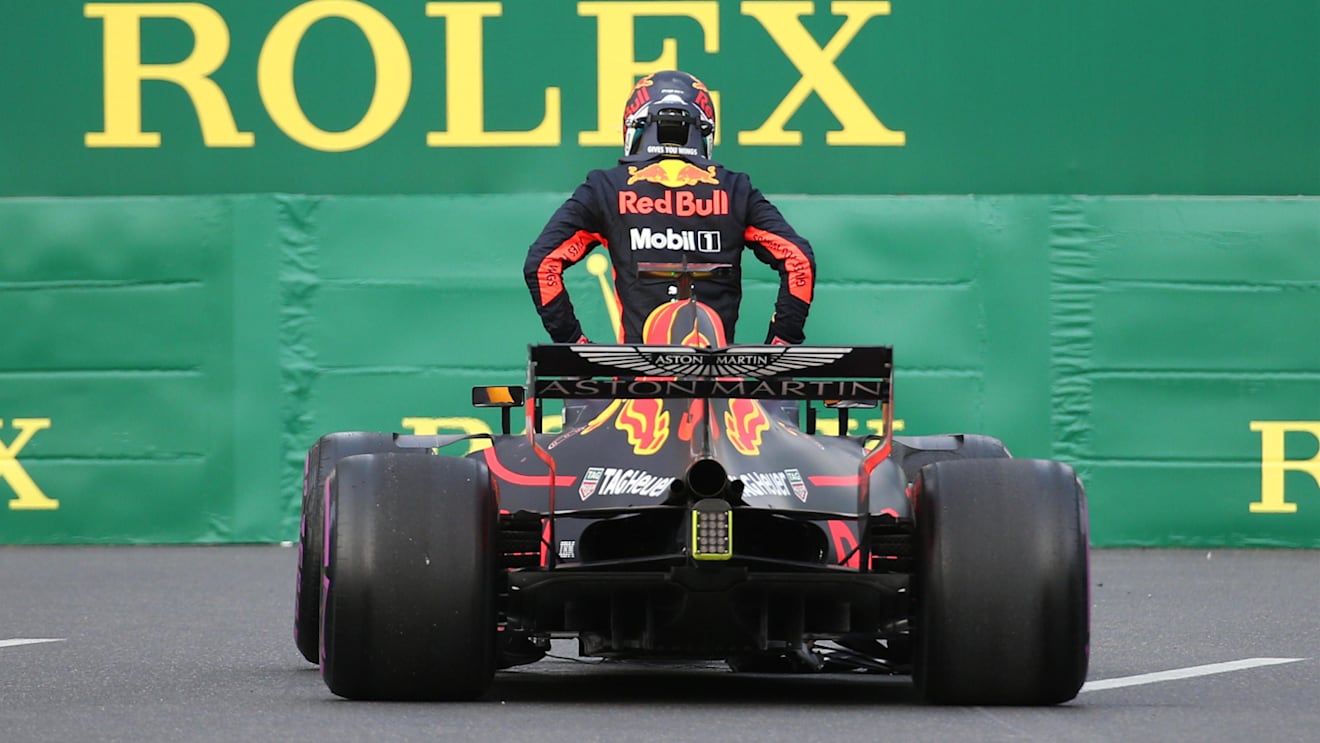 Race retiree Daniel Ricciardo (AUS) Red Bull Racing RB14 at Formula One World Championship, Rd4, Azerbaijan Grand Prix, Race, Baku City Circuit, Baku, Azerbaijan, Sunday 29 April 2018. © Sutton Images