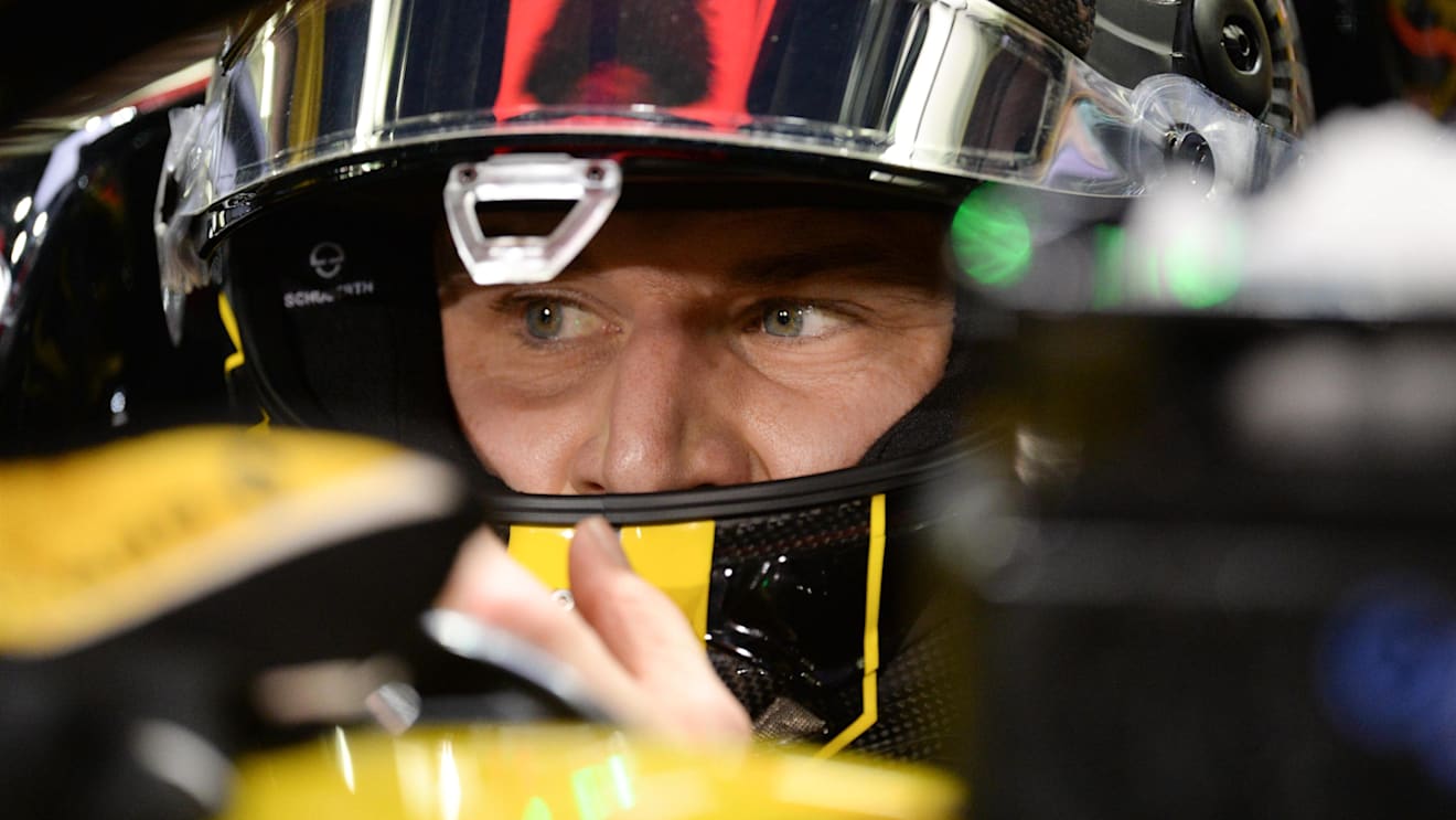 Nico Hulkenberg (GER) Renault Sport F1 Team RS18 at Formula One World Championship, Rd2, Bahrain Grand Prix, Practice, Bahrain International Circuit, Sakhir, Bahrain, Friday 6 April 2018. © Simon Galloway/Sutton Images