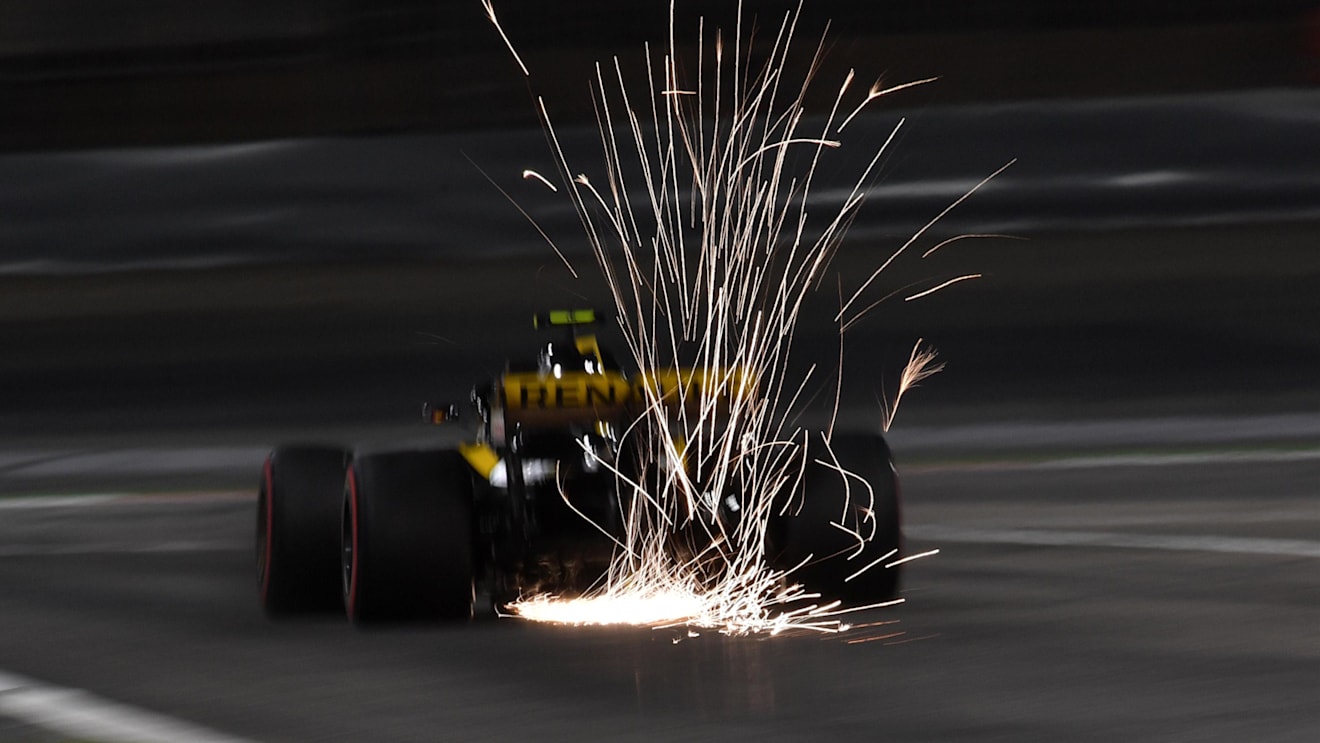 Carlos Sainz (ESP) Renault Sport F1 Team RS18 at Formula One World Championship, Rd2, Bahrain Grand Prix, Qualifying, Bahrain International Circuit, Sakhir, Bahrain, Saturday 7 April 2018. © Jerry Andre/Sutton Images