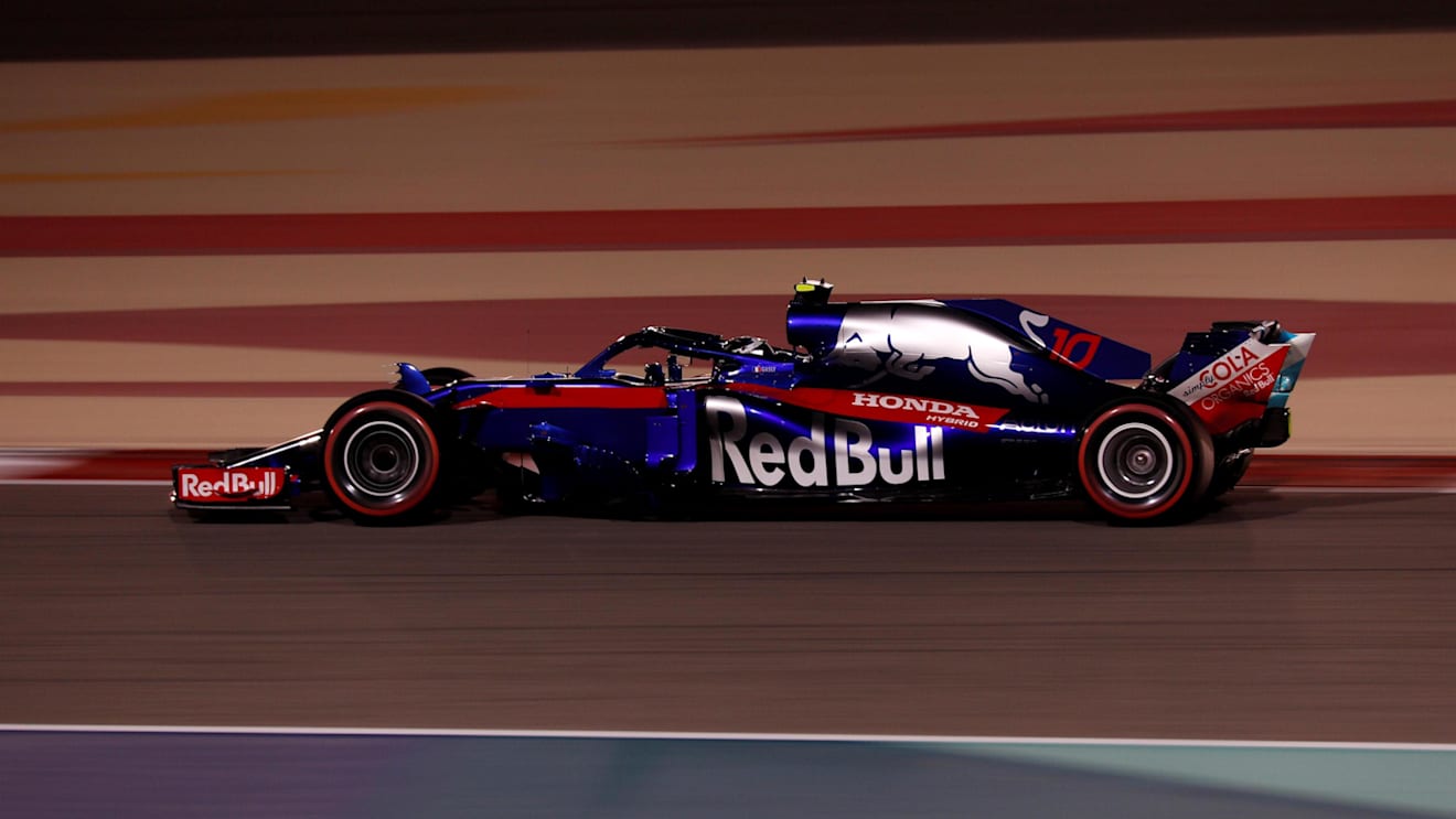 Pierre Gasly (FRA) Scuderia Toro Rosso STR13 at Formula One World Championship, Rd2, Bahrain Grand Prix, Qualifying, Bahrain International Circuit, Sakhir, Bahrain, Saturday 7 April 2018. © Manuel Goria/Sutton Images