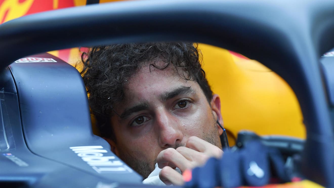 Daniel Ricciardo (AUS) Red Bull Racing RB14 at Formula One World Championship, Rd2, Bahrain Grand Prix, Qualifying, Bahrain International Circuit, Sakhir, Bahrain, Saturday 7 April 2018. © Mark Sutton/Sutton Images