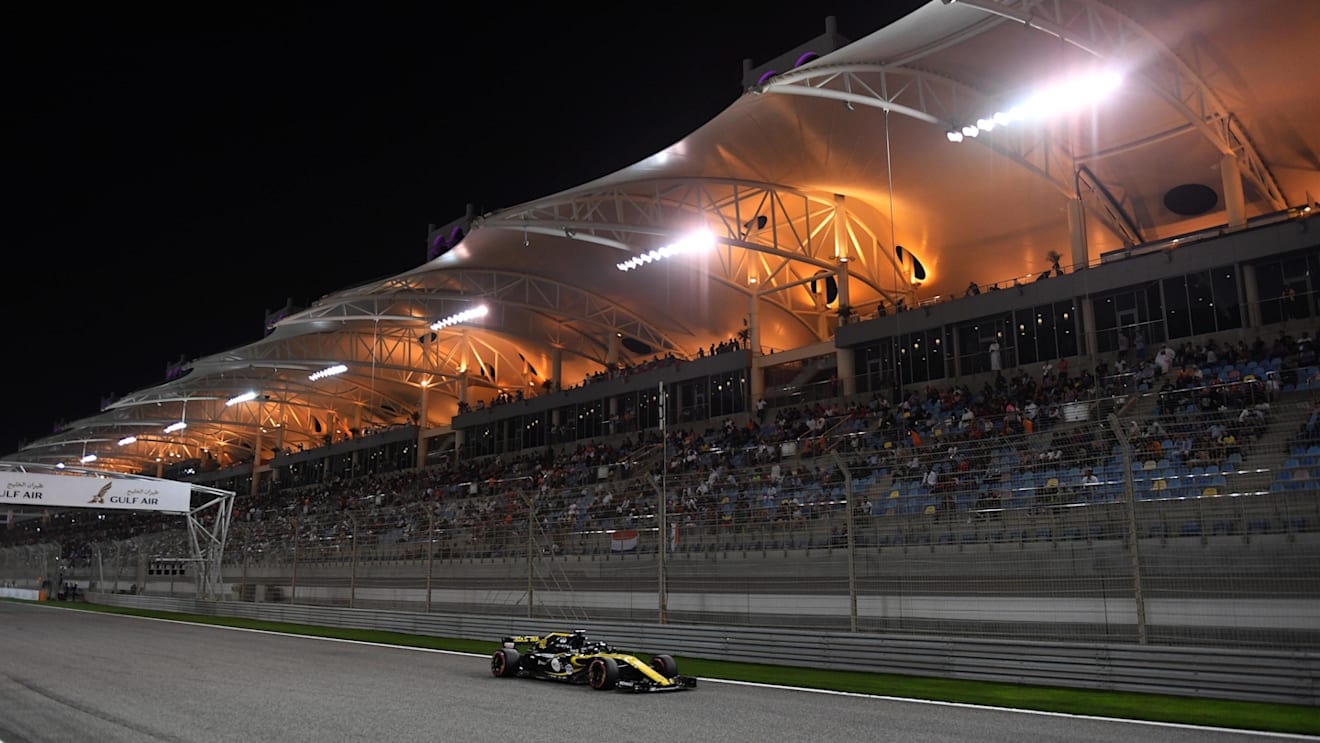 Nico Hulkenberg (GER) Renault Sport F1 Team RS18 at Formula One World Championship, Rd2, Bahrain Grand Prix, Race, Bahrain International Circuit, Sakhir, Bahrain, Sunday 8 April 2018. © Mark Sutton/Sutton Images
