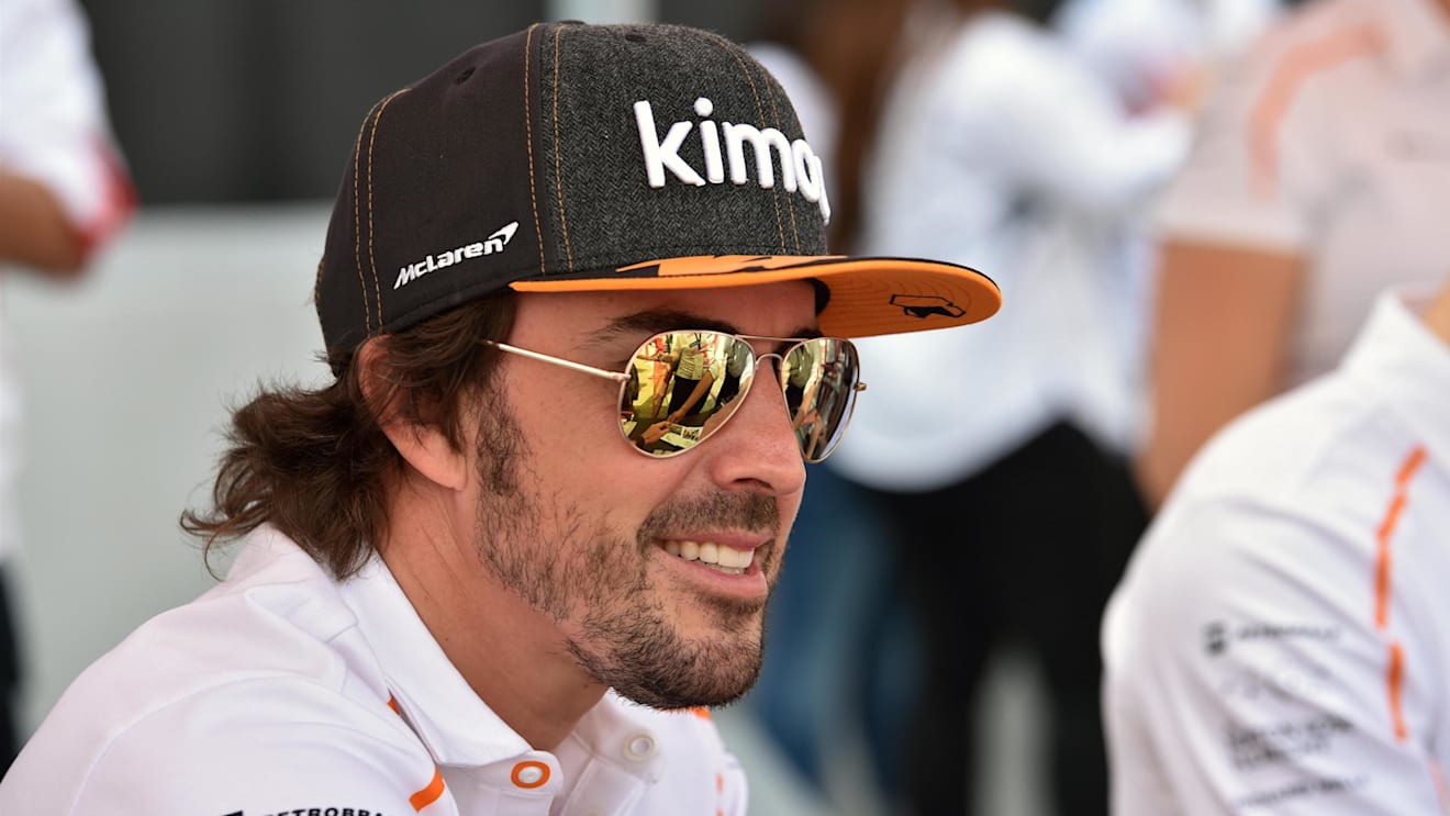 Fernando Alonso (ESP) McLaren at Formula One World Championship, Rd2, Bahrain Grand Prix, Race, Bahrain International Circuit, Sakhir, Bahrain, Sunday 8 April 2018. © Simon Galloway/Sutton Images