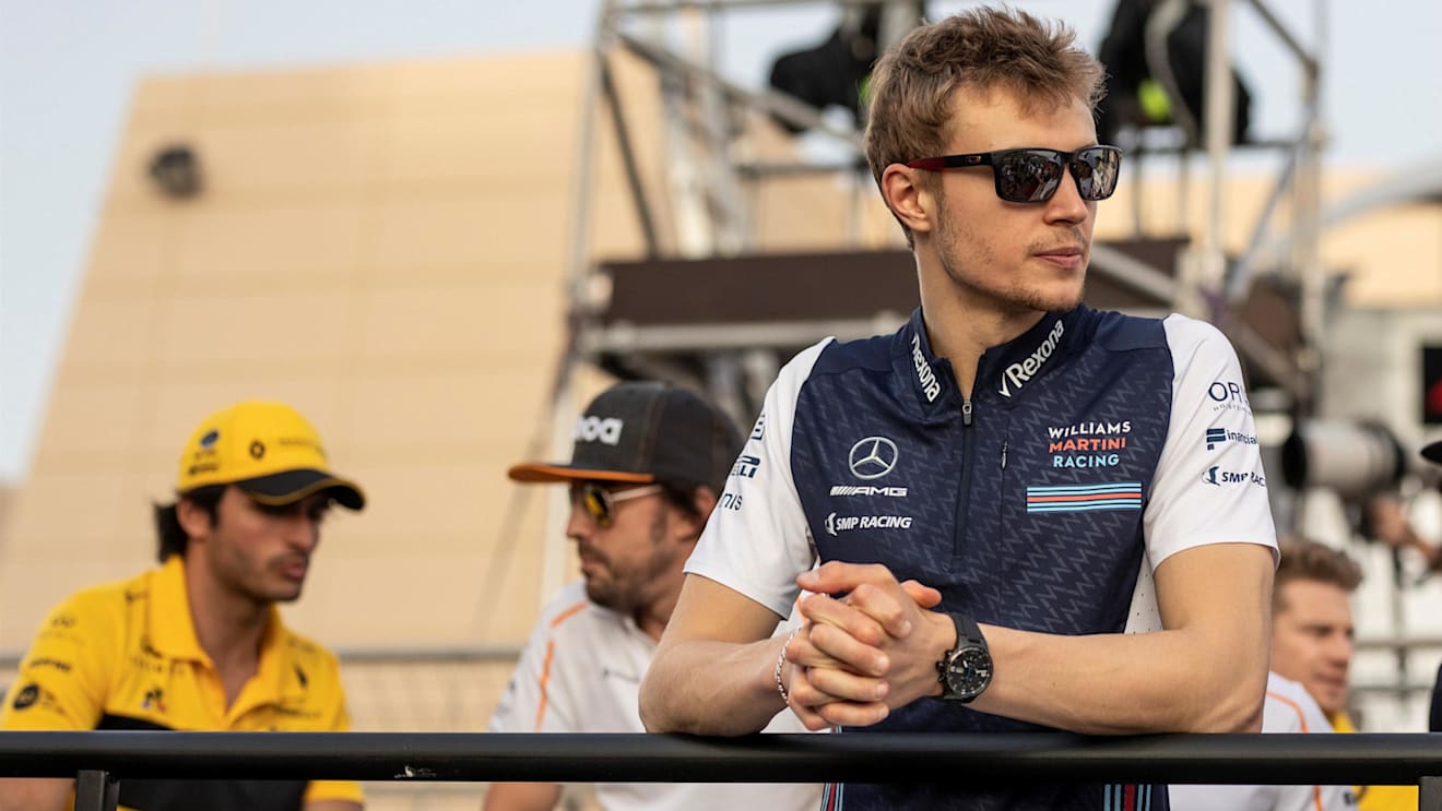 Sergey Sirotkin (RUS) Williams on the drivers parade at Formula One World Championship, Rd2, Bahrain Grand Prix, Race, Bahrain International Circuit, Sakhir, Bahrain, Sunday 8 April 2018. © Manuel Goria/Sutton Images