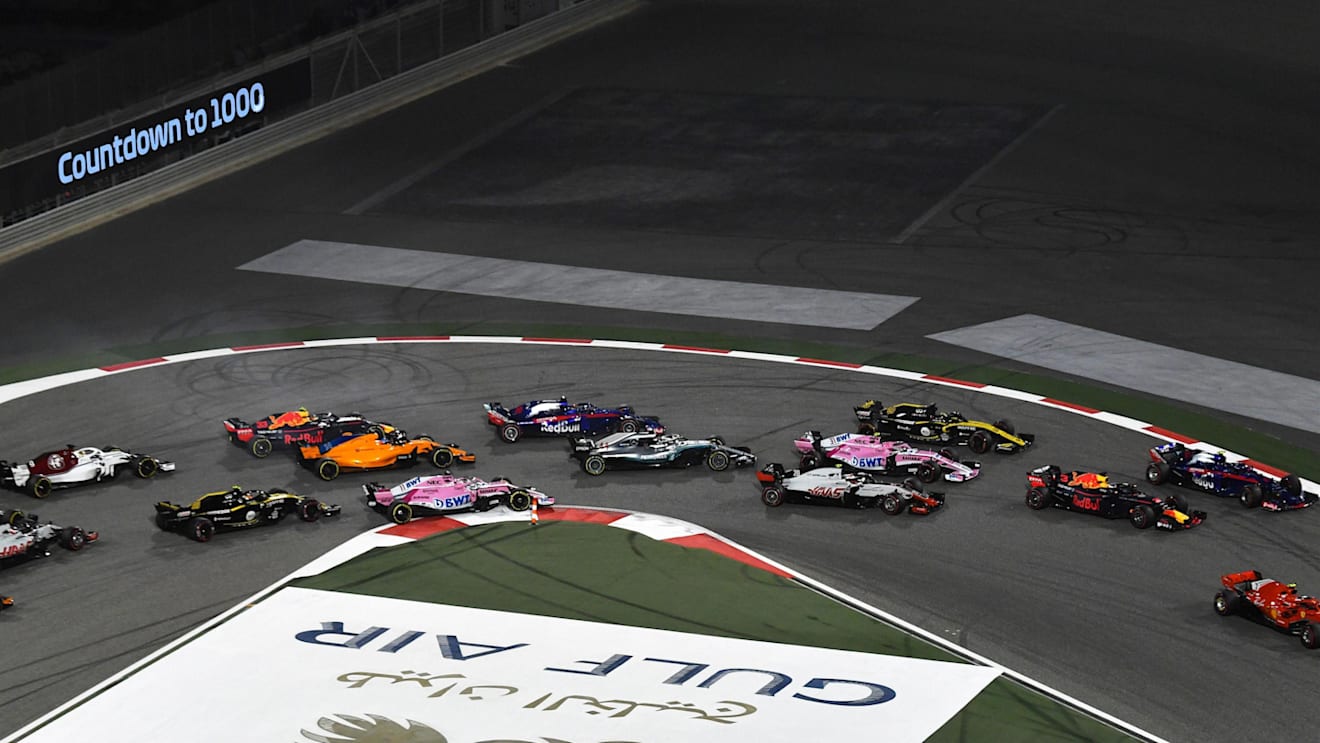 The start of the race at Formula One World Championship, Rd2, Bahrain Grand Prix, Race, Bahrain International Circuit, Sakhir, Bahrain, Sunday 8 April 2018. © Mark Sutton/Sutton Images