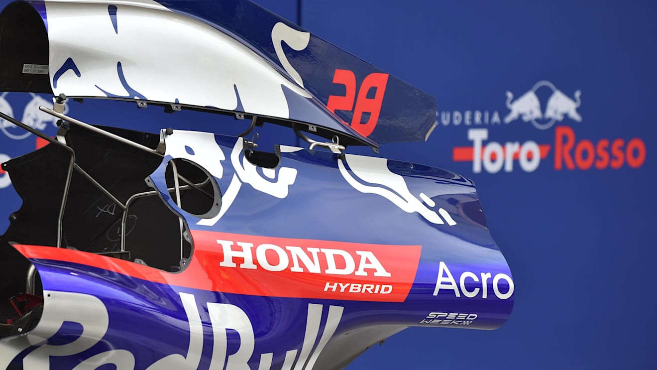 Scuderia Toro Rosso STR13 bodywork at Formula One World Championship, Rd2, Bahrain Grand Prix, Preparations, Bahrain International Circuit, Sakhir, Bahrain, Thursday 5 April 2018. © Simon Galloway/Sutton Images