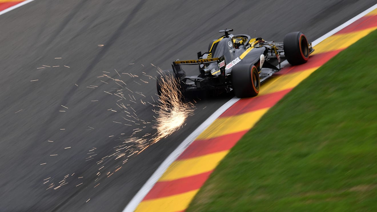 Nico Hulkenberg, Renault Sport F1 Team R.S. 18 sparks at Formula One World Championship, Rd13, Belgian Grand Prix, Practice, Spa Francorchamps, Belgium, Friday 24 August 2018. © Jerry Andre/Sutton Images