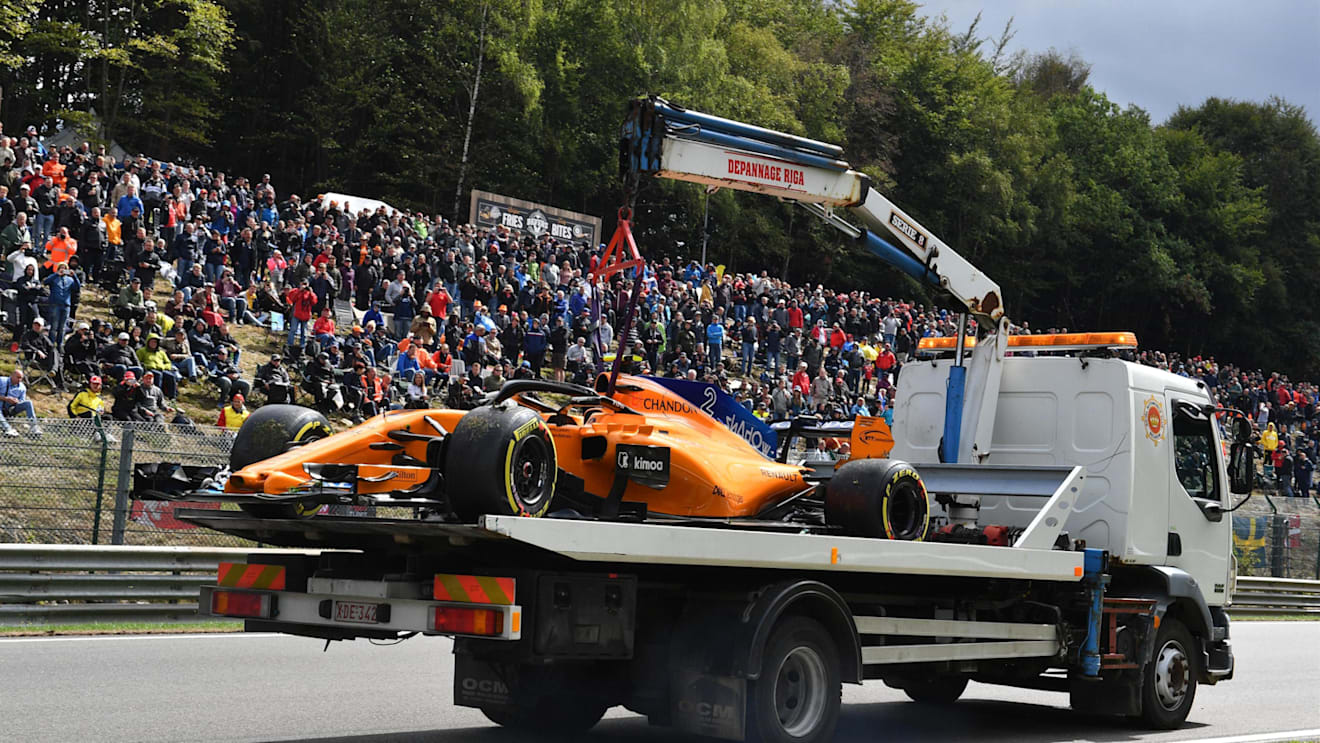 The car of Stoffel Vandoorne, McLaren MCL33 is recovered in FP3 at Formula One World Championship, Rd13, Belgian Grand Prix, Qualifying, Spa Francorchamps, Belgium, Saturday 25 August 2018. © Mark Sutton/Sutton Images
