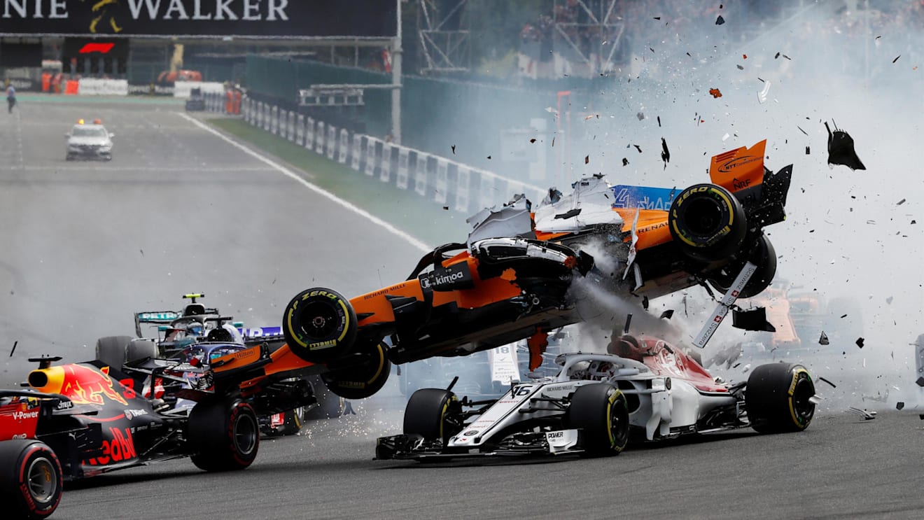 Fernando Alonso, McLaren MCL33 gets airbourne at the start of the race at Formula One World Championship, Rd13, Belgian Grand Prix, Race, Spa Francorchamps, Belgium, Sunday 26 August 2018. © Glenn Dunbar/LAT/Sutton Images