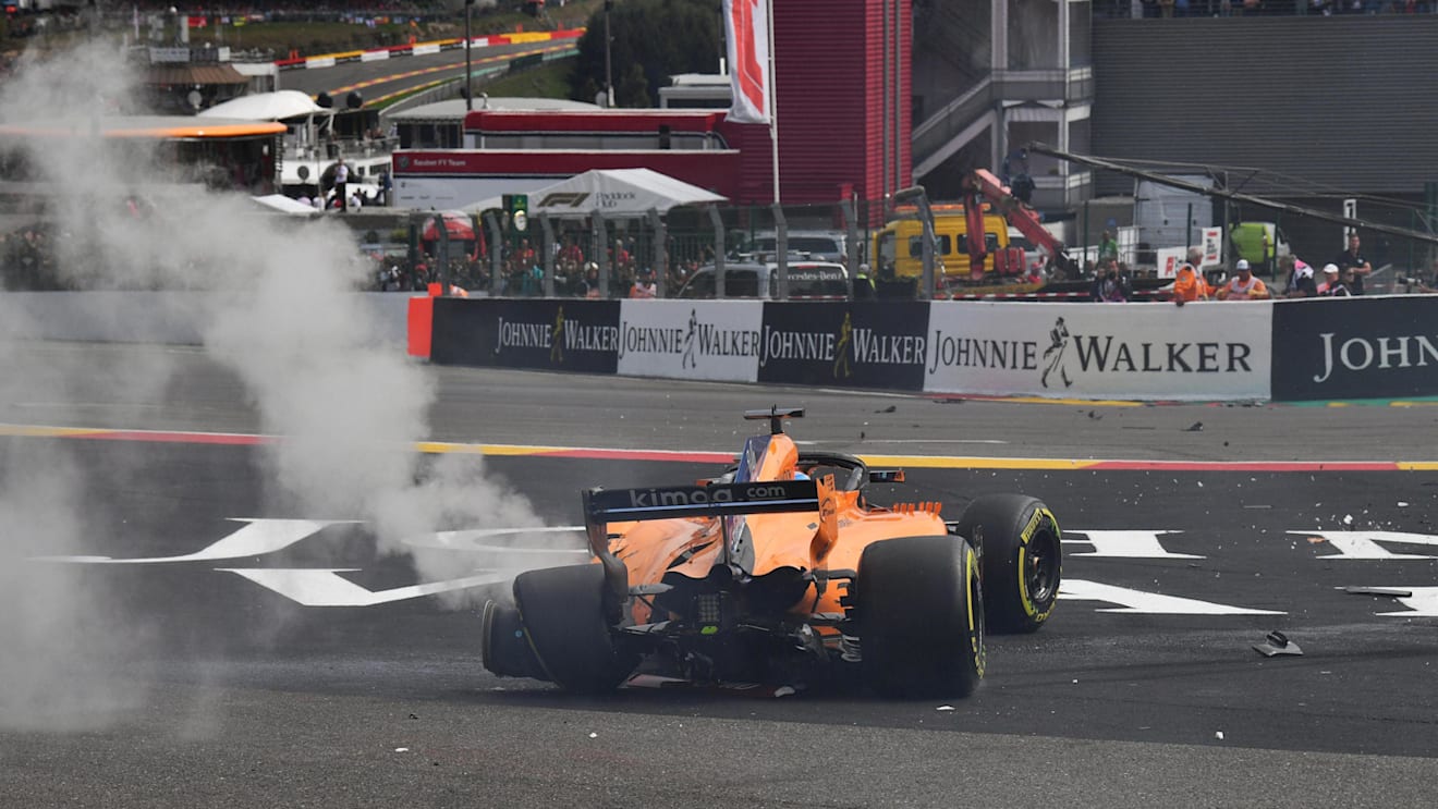 Fernando Alonso, McLaren MCL33 crashes at the start of the race at Formula One World Championship, Rd13, Belgian Grand Prix, Race, Spa Francorchamps, Belgium, Sunday 26 August 2018. © Mark Sutton/Sutton Images