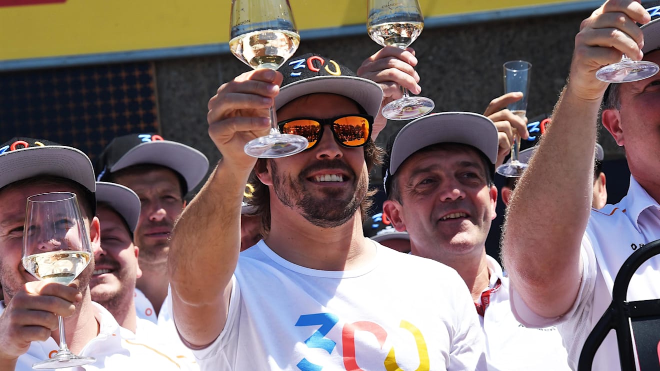 Fernando Alonso (ESP) McLaren celebrates his 300th GP with the team at Formula One World Championship, Rd7, Canadian Grand Prix, Practice, Montreal, Canada, Friday 8 June 2018. © Jose Rubio/Sutton Images