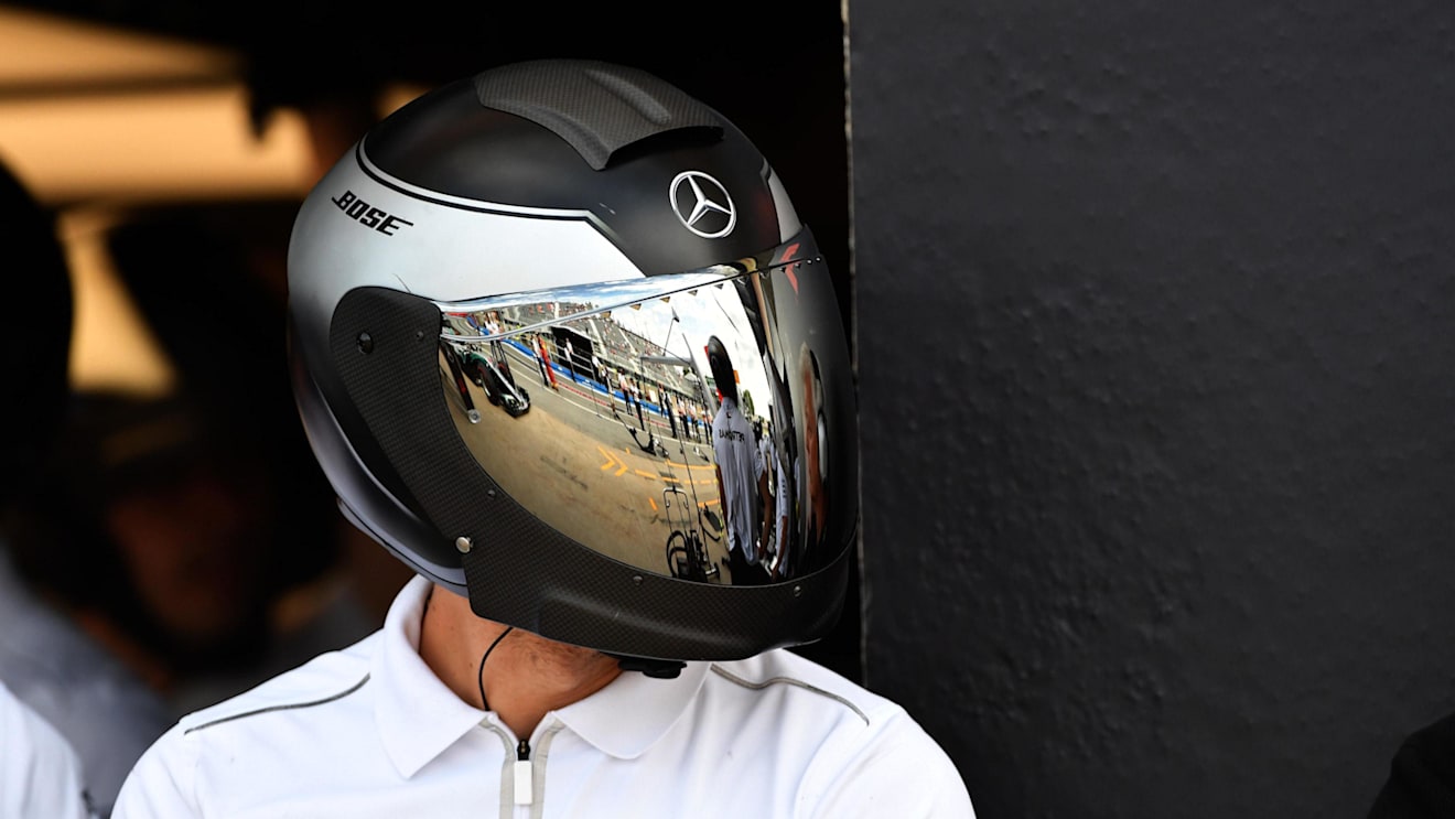 McLaren mechanic at Formula One World Championship, Rd7, Canadian Grand Prix, Qualifying, Montreal, Canada, Saturday 9 June 2018. © Mark Sutton/Sutton Images