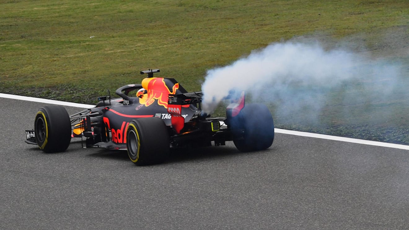 Daniel Ricciardo (AUS) Red Bull Racing RB14 stops on track in FP3 at Formula One World Championship, Rd3, Chinese Grand Prix, Qualifying, Shanghai, China, Saturday 14 April 2018. © Jerry Andre/Sutton Images