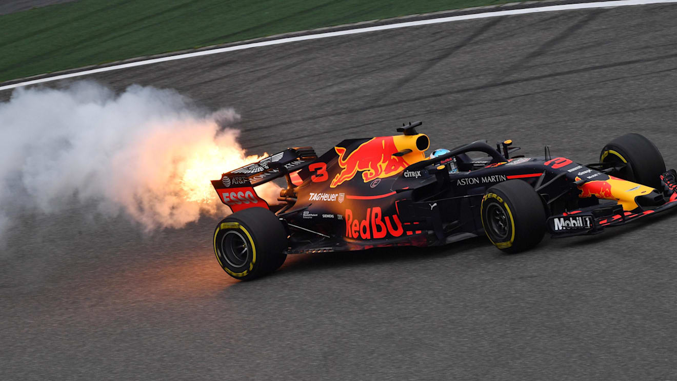 Daniel Ricciardo (AUS) Red Bull Racing RB14 with engine smoke and flames in FP3 at Formula One World Championship, Rd3, Chinese Grand Prix, Qualifying, Shanghai, China, Saturday 14 April 2018. © Jerry Andre/Sutton Images