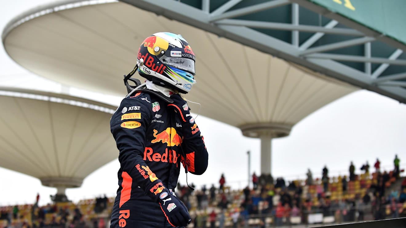 Daniel Ricciardo (AUS) Red Bull Racing stops on track in FP3 at Formula One World Championship, Rd3, Chinese Grand Prix, Qualifying, Shanghai, China, Saturday 14 April 2018. © Simon Galloway/Sutton Images