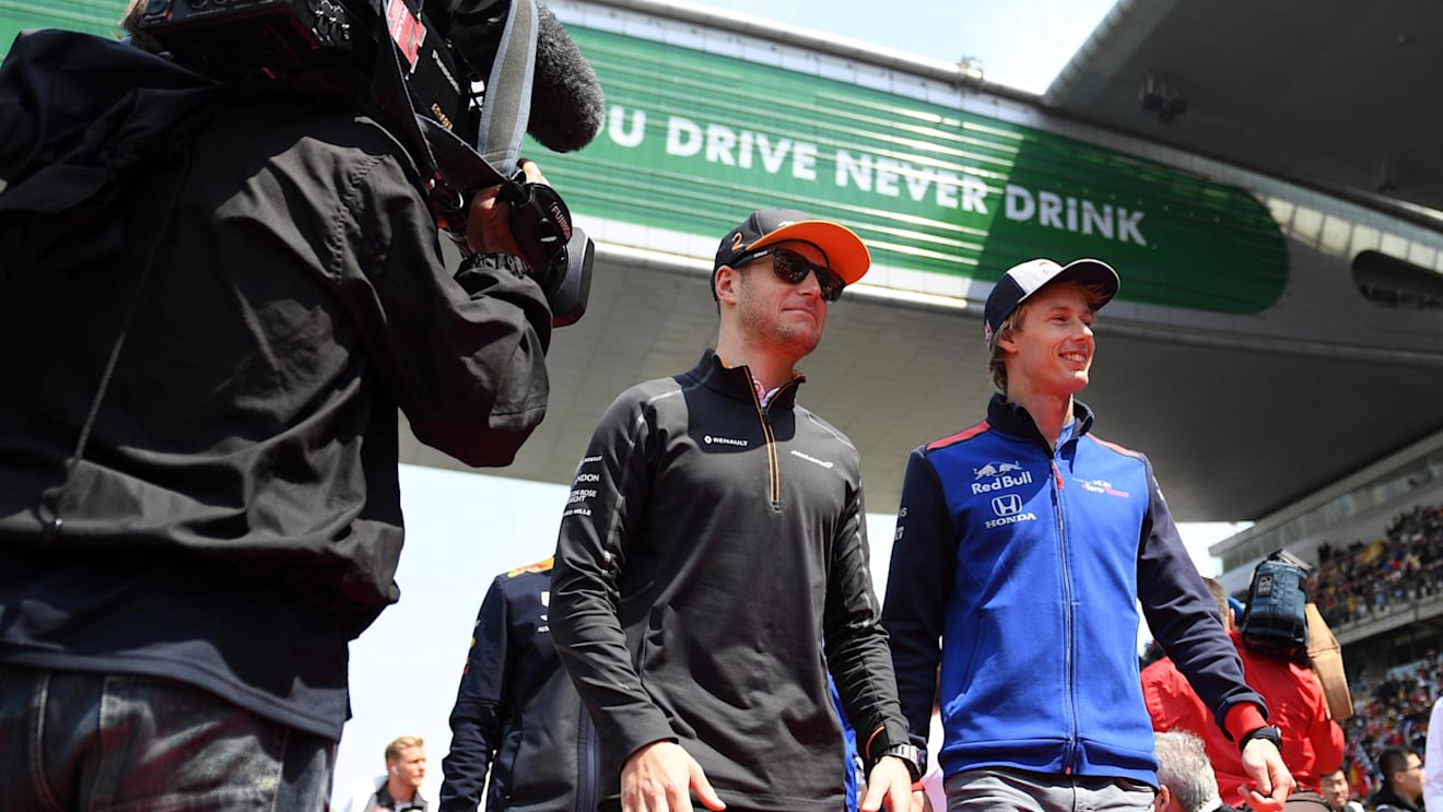 Stoffel Vandoorne (BEL) McLaren and Brendon Hartley (NZL) Scuderia Toro Rosso on the drivers parade at Formula One World Championship, Rd3, Chinese Grand Prix, Race, Shanghai, China, Sunday 15 April 2018. © Simon Galloway/Sutton Images