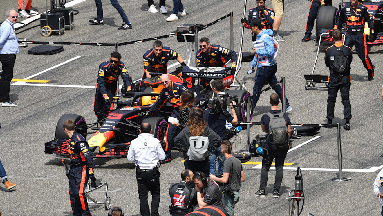 Daniel Ricciardo (AUS) Red Bull Racing RB14 on the grid at Formula One World Championship, Rd3, Chinese Grand Prix, Race, Shanghai, China, Sunday 15 April 2018. © Jerry Andre/Sutton Images