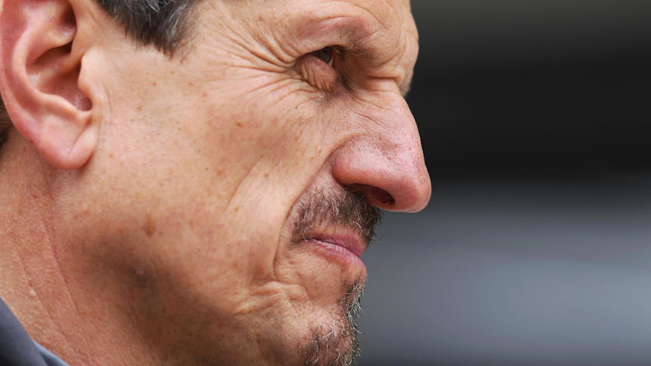 Guenther Steiner (ITA) Haas F1 Team Principal at Formula One World Championship, Rd3, Chinese Grand Prix, Preparations, Shanghai, China, Thursday 12 April 2018. © Mark Sutton/Sutton Images
