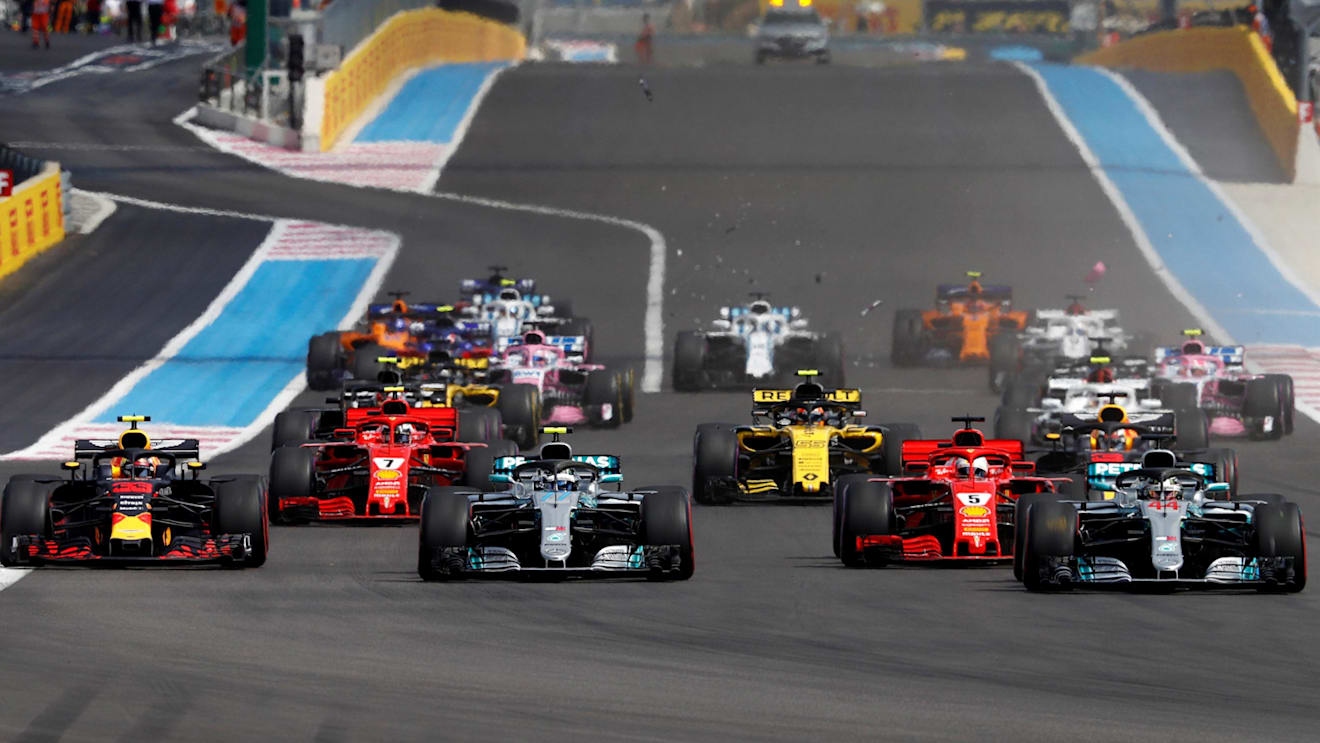 Lewis Hamilton (GBR) Mercedes-AMG F1 W09 EQ Power+ leads Valtteri Bottas (FIN) Mercedes-AMG F1 W09 EQ Power+ and Sebastian Vettel (GER) Ferrari SF-71H at the start of the race at Formula One World Championship, Rd8, French Grand Prix, Race, Paul Ricard, France, Sunday 24 June 2018. © Glenn Dunbar/LAT/Sutton Images