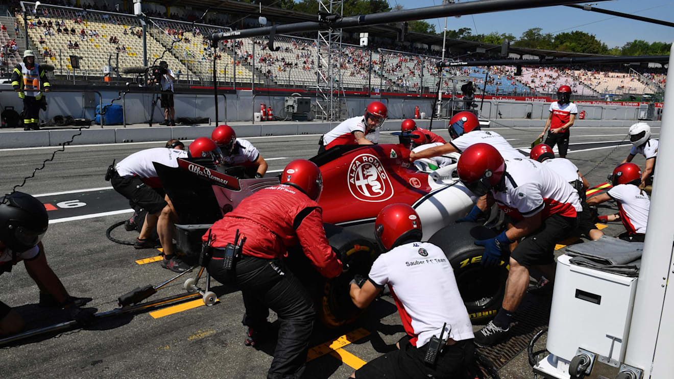 Antonio Giovinazzi (ITA) Alfa Romeo Sauber C37 pit stop at Formula One World Championship, Rd11, German Grand Prix, Practice, Hockenheim, Germany, Friday 20 July 2018. © Mark Sutton/Sutton Images
