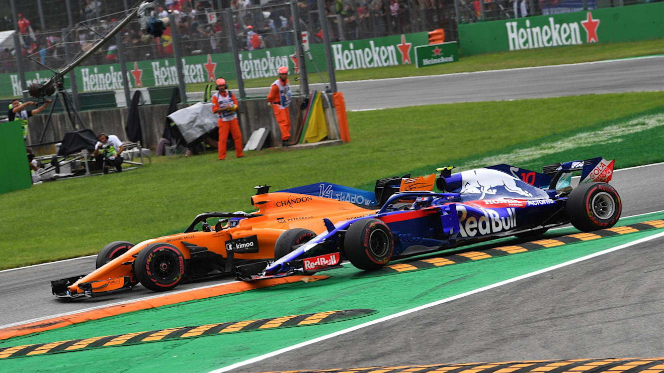 Fernando Alonso, McLaren MCL33 and Pierre Gasly, Scuderia Toro Rosso STR13 battle at Formula One World Championship, Rd14, Italian Grand Prix, Race, Monza, Italy, Sunday 2 September 2018. © Jerry Andre/Sutton Images