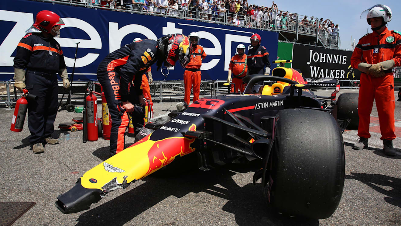 Max Verstappen (NED) Red Bull Racing RB14 looks at his crashed car in FP3 at Formula One World Championship, Rd6, Monaco Grand Prix, Qualifying, Monte-Carlo, Monaco, Saturday 26 May 2018. © Jerry Andre/Sutton Images