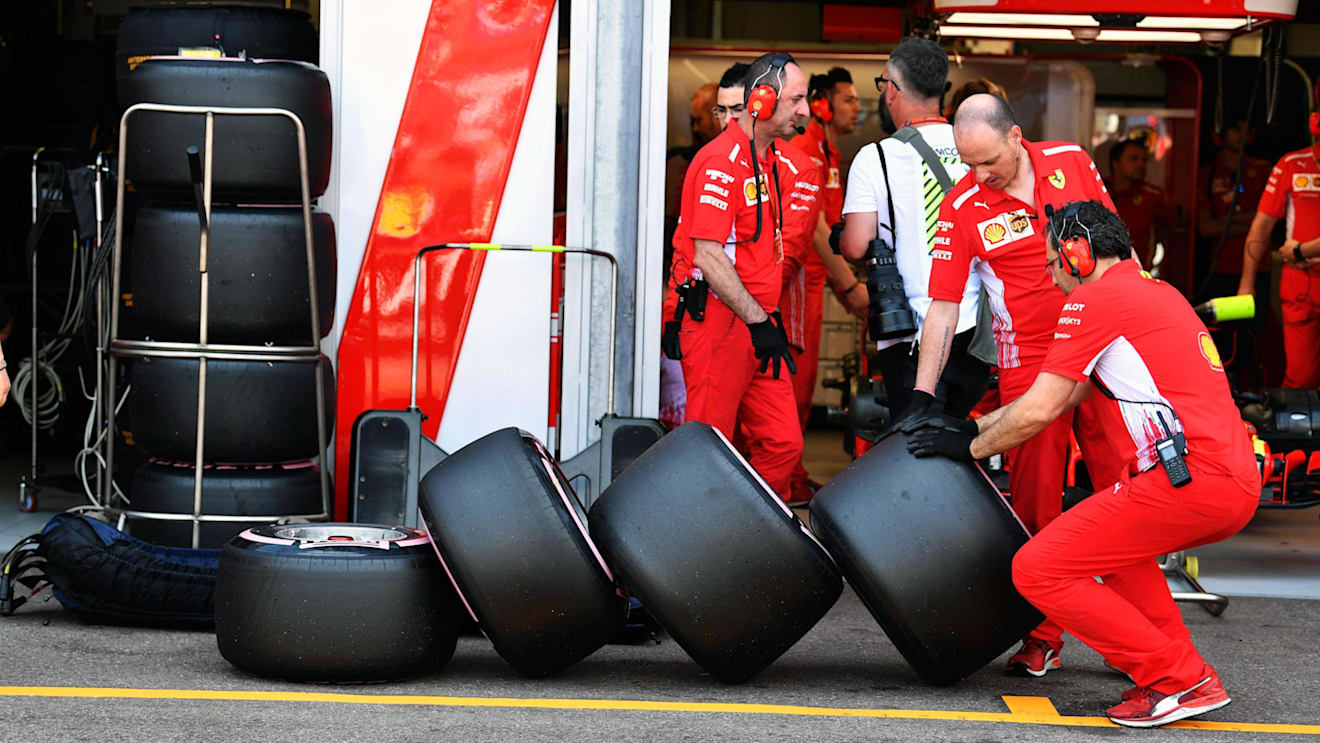 Ferrari mechanics and Pirelli tyres at Formula One World Championship, Rd6, Monaco Grand Prix, Qualifying, Monte-Carlo, Monaco, Saturday 26 May 2018. © Mark Sutton/Sutton Images