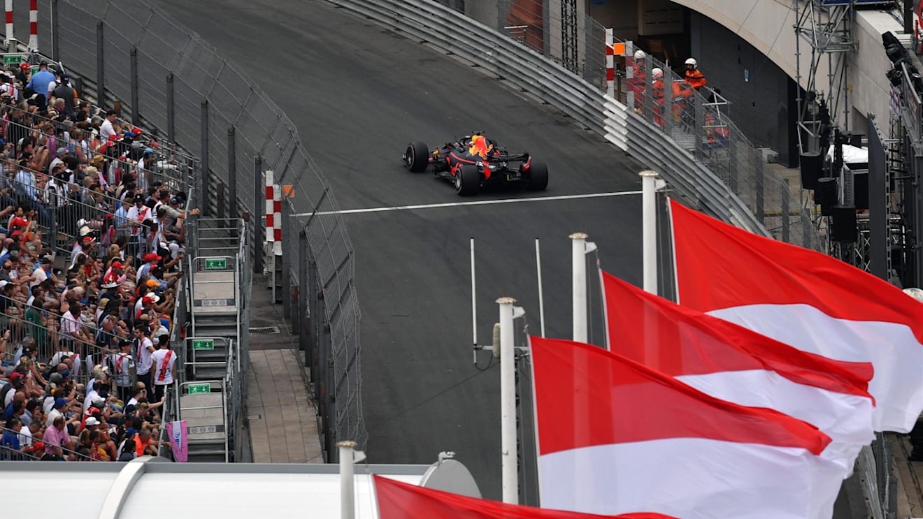 Daniel Ricciardo (AUS) Red Bull Racing RB14 heads to the grid at Formula One World Championship, Rd6, Monaco Grand Prix, Race, Monte-Carlo, Monaco, Sunday 27 May 2018. © Jerry Andre/Sutton Images