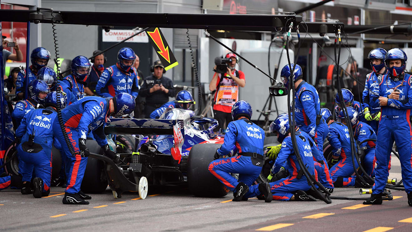 Pierre Gasly (FRA) Scuderia Toro Rosso STR13 pit stop at Formula One World Championship, Rd6, Monaco Grand Prix, Race, Monte-Carlo, Monaco, Sunday 27 May 2018. © Mark Sutton/Sutton Images