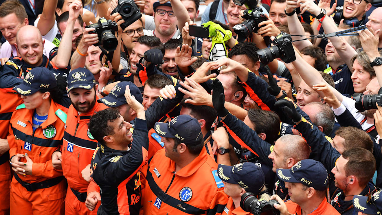 Race winner Daniel Ricciardo (AUS) Red Bull Racing celebrates with the team in parc ferme at Formula One World Championship, Rd6, Monaco Grand Prix, Race, Monte-Carlo, Monaco, Sunday 27 May 2018. © Mark Sutton/Sutton Images