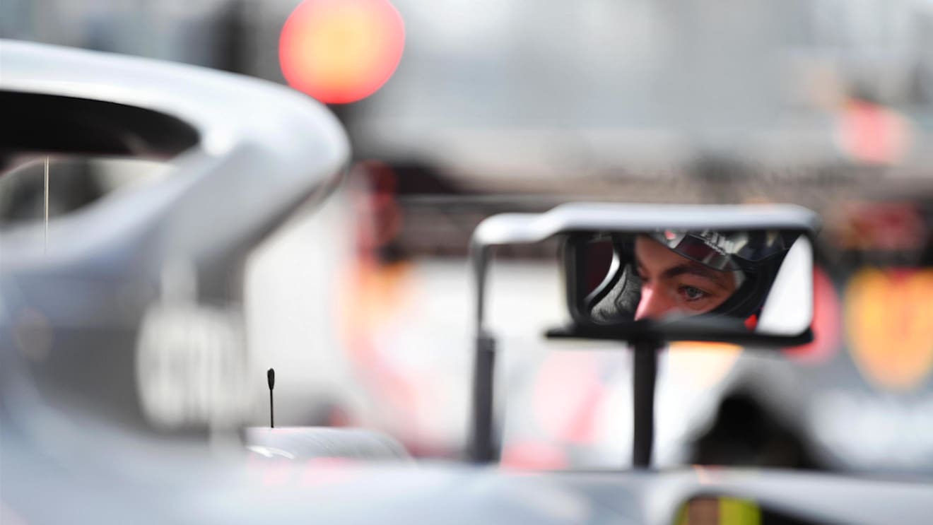 Max Verstappen, Red Bull Racing RB14 mirror reflection at Formula One World Championship, Rd16, Russian Grand Prix, Practice, Sochi Autodrom, Sochi, Krasnodar Krai, Russia, Friday 28 September 2018.
