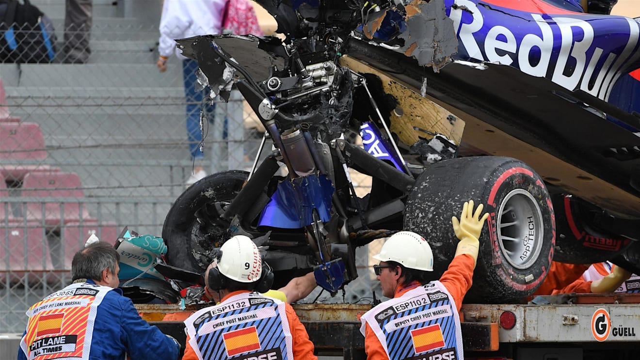 The crashed car of Brendon Hartley (NZL) Scuderia Toro Rosso STR13 is recovered in FP3 at Formula One World Championship, Rd5, Spanish Grand Prix, Qualifying, Barcelona, Spain, Saturday 12 May 2018. © Mark Sutton/Sutton Images
