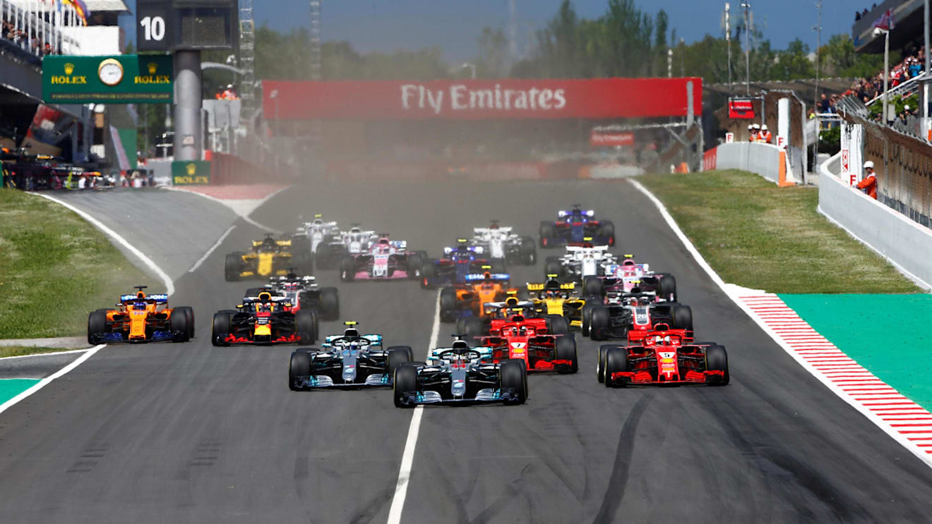 Lewis Hamilton (GBR) Mercedes-AMG F1 W09 EQ Power+ leads at the start of the race at Formula One World Championship, Rd5, Spanish Grand Prix, Race, Barcelona, Spain, Sunday 13 May 2018. © Andy Hone/LAT/Sutton Images