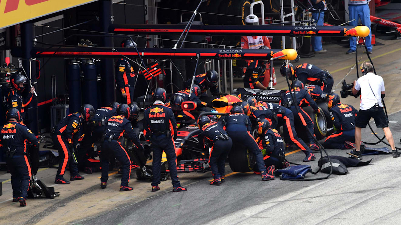 Daniel Ricciardo (AUS) Red Bull Racing RB14 pit stop at Formula One World Championship, Rd5, Spanish Grand Prix, Race, Barcelona, Spain, Sunday 13 May 2018. © Jerry Andre/Sutton Images