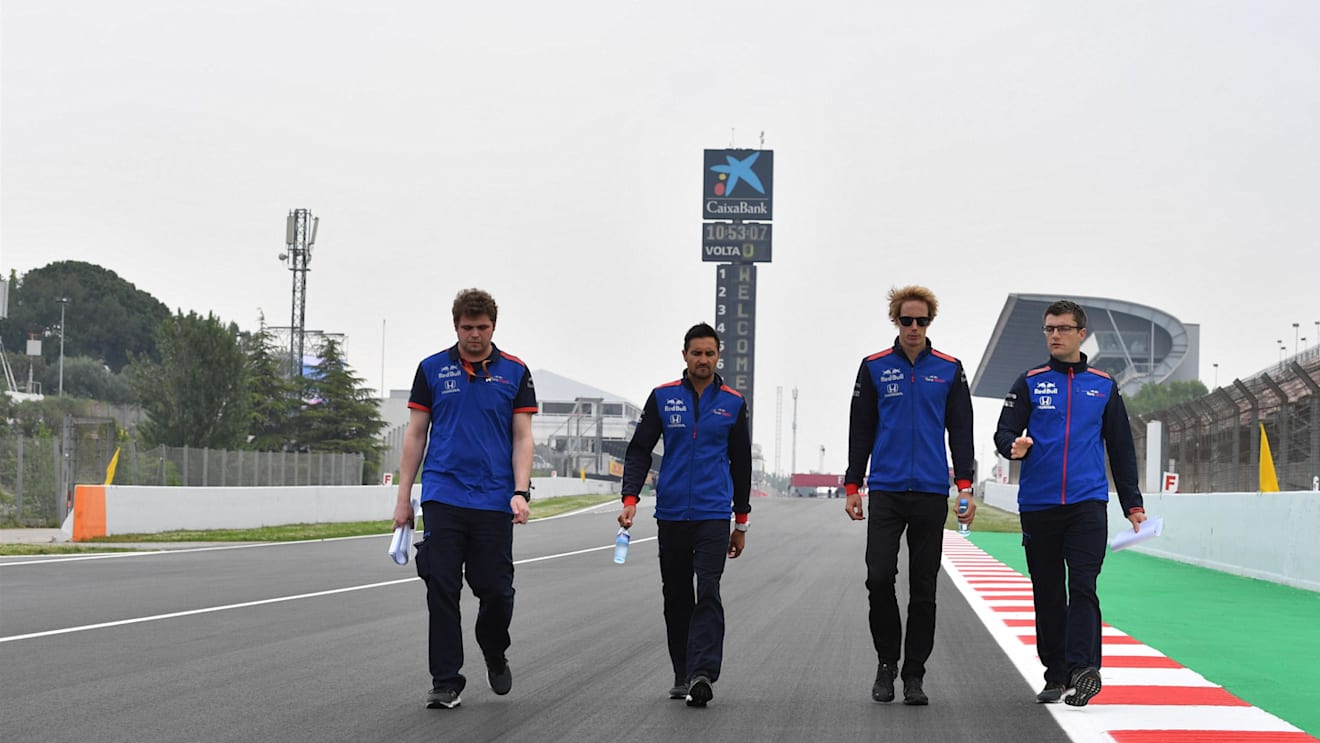Brendon Hartley (NZL) Scuderia Toro Rosso walks the track at Formula One World Championship, Rd5, Spanish Grand Prix, Preparations, Barcelona, Spain, Thursday 10 May 2018. © Jerrry Andre/Sutton Images