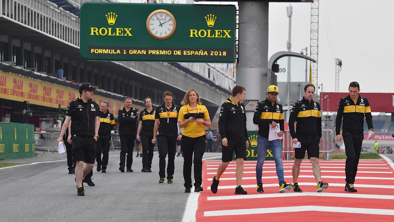 Carlos Sainz jr (ESP) Renault Sport F1 Team walks the track at Formula One World Championship, Rd5, Spanish Grand Prix, Preparations, Barcelona, Spain, Thursday 10 May 2018. © Mark Sutton/Sutton Images
