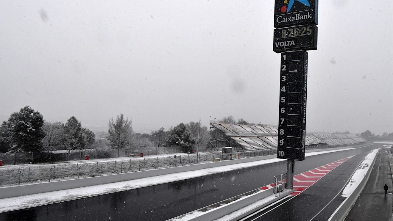 Snow stops testing on day three at Formula One Testing, Day Three, Barcelona, Spain, 28 February 2018. © Mark Sutton/Sutton Images