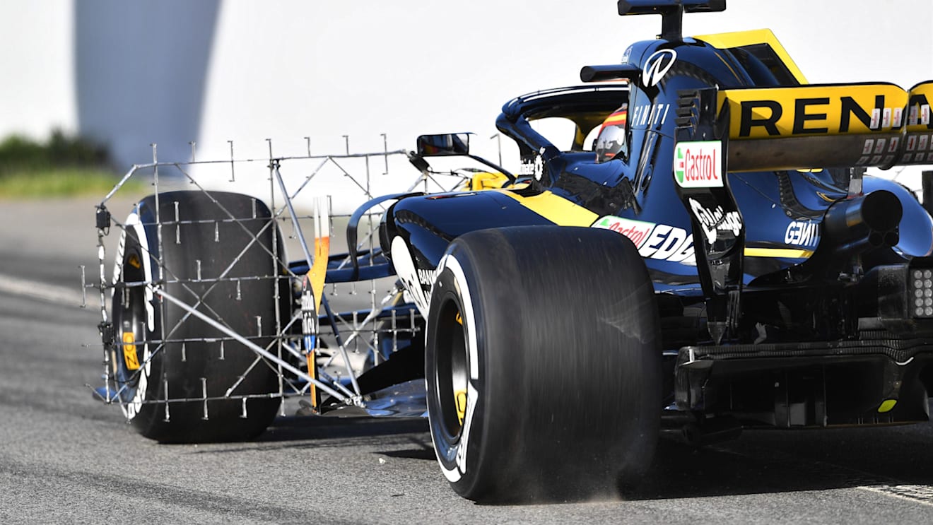 Carlos Sainz jr (ESP) Renault Sport F1 Team RS18 with aero sensor at Formula One Testing, Day One, Barcelona, Spain, Tuesday 15 May 2018. © Jerry Andre/Sutton Images