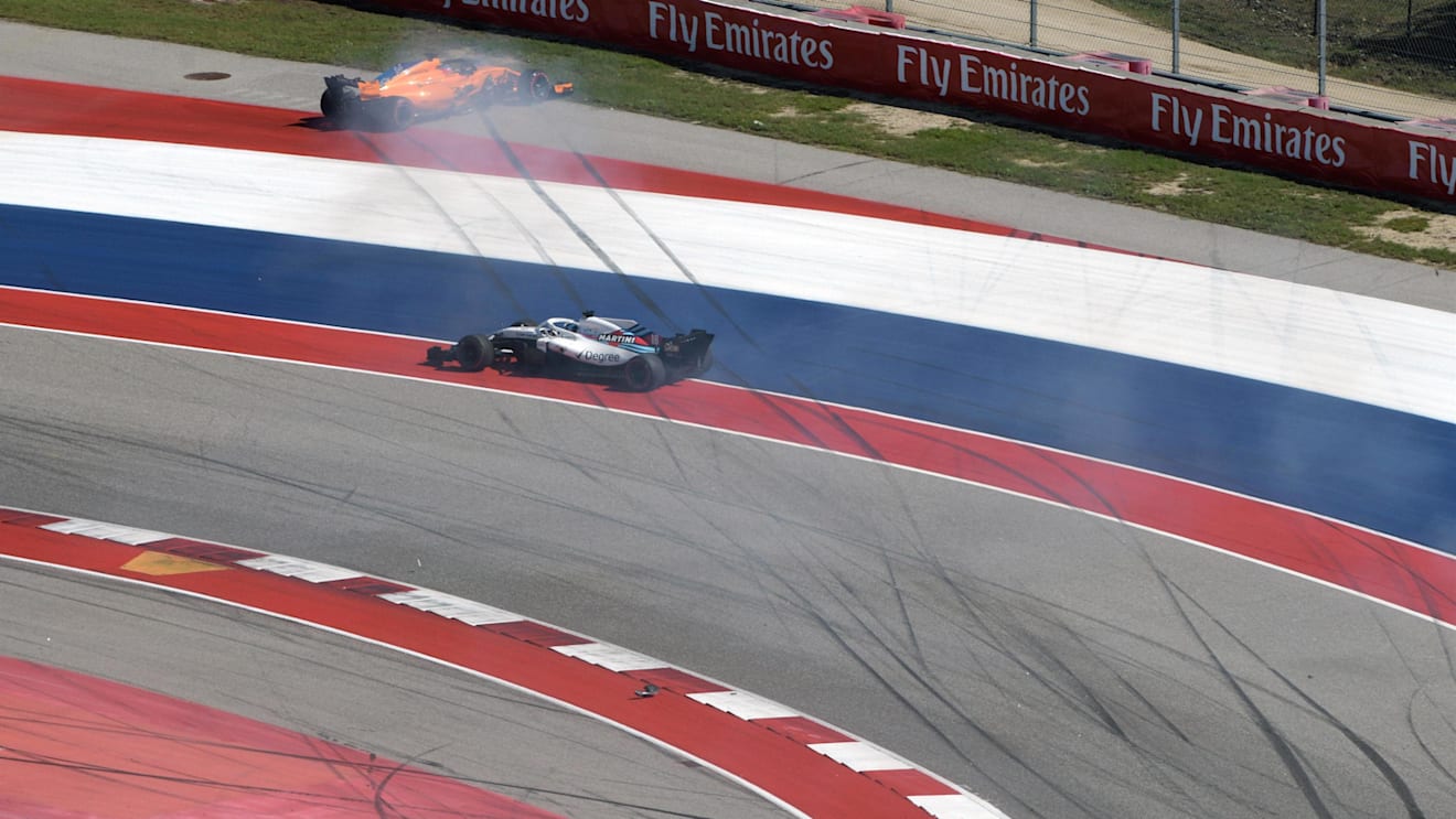 Lance Stroll, Williams FW41 and Fernando Alonso, McLaren MCL33 clash on lap one at Formula One World Championship, Rd18, United States Grand Prix, Race, Circuit of the Americas, Austin, Texas, USA, Sunday 21 October 2018.