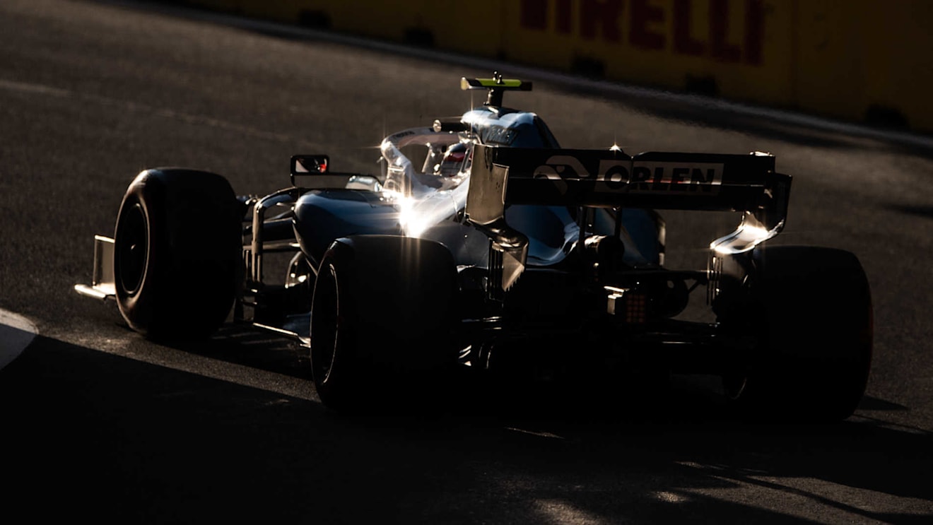 BAKU CITY CIRCUIT, AZERBAIJAN - APRIL 26: Robert Kubica, Williams FW42 during the Azerbaijan GP at Baku City Circuit on April 26, 2019 in Baku City Circuit, Azerbaijan. (Photo by Simon Galloway / Sutton Images)