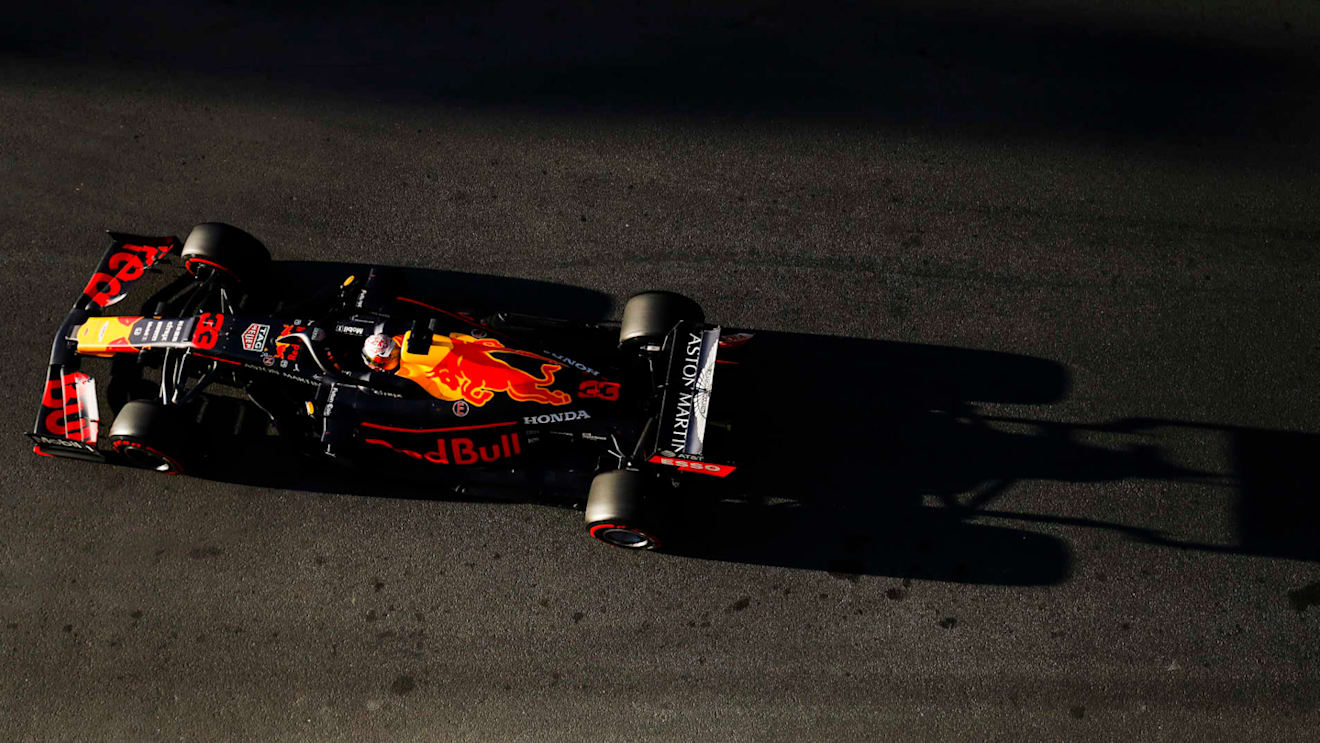 BAKU CITY CIRCUIT, AZERBAIJAN - APRIL 27: Max Verstappen, Red Bull Racing RB15 during the Azerbaijan GP at Baku City Circuit on April 27, 2019 in Baku City Circuit, Azerbaijan. (Photo by Zak Mauger / LAT Images)