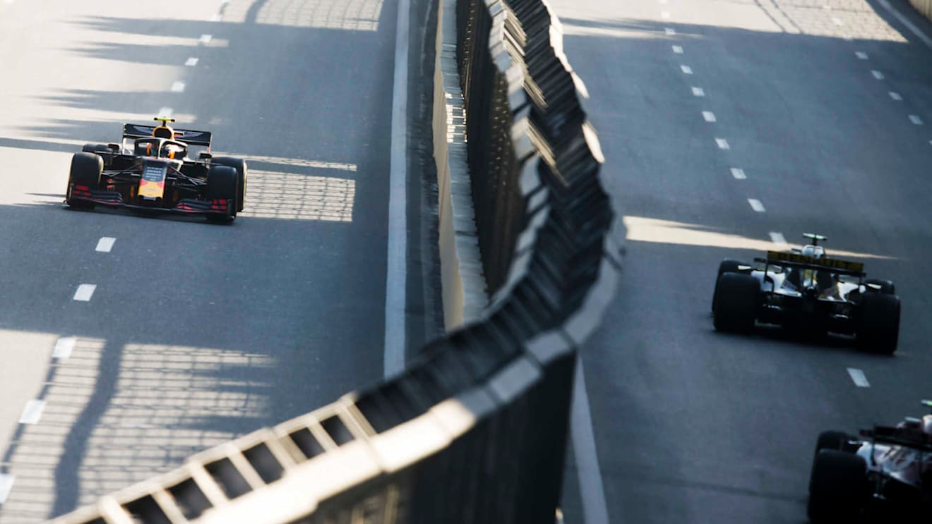 BAKU CITY CIRCUIT, AZERBAIJAN - APRIL 28: Pierre Gasly, Red Bull Racing RB15 during the Azerbaijan GP at Baku City Circuit on April 28, 2019 in Baku City Circuit, Azerbaijan. (Photo by Joe Portlock / LAT Images)