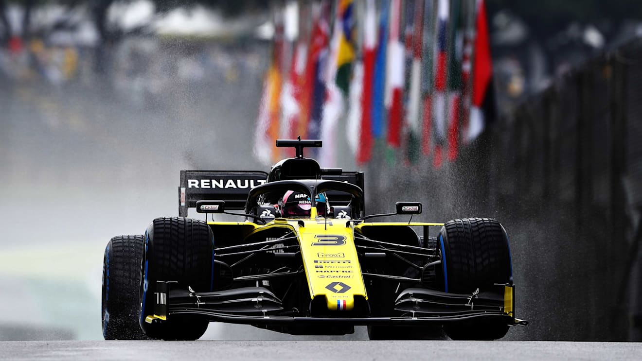 SAO PAULO, BRAZIL - NOVEMBER 15: Daniel Ricciardo of Australia driving the (3) Renault Sport Formula One Team RS19 on track during practice for the F1 Grand Prix of Brazil at Autodromo Jose Carlos Pace on November 15, 2019 in Sao Paulo, Brazil. (Photo by Mark Thompson/Getty Images)