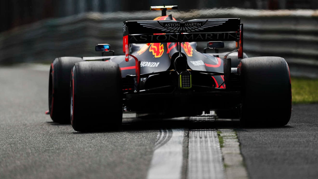 SHANGHAI INTERNATIONAL CIRCUIT, CHINA - APRIL 13: Pierre Gasly, Red Bull Racing RB15 during the Chinese GP at Shanghai International Circuit on April 13, 2019 in Shanghai International Circuit, China. (Photo by Zak Mauger / LAT Images)