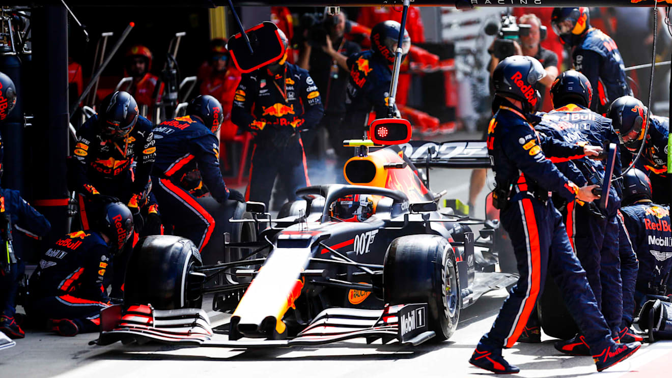 SILVERSTONE, UNITED KINGDOM - JULY 14: Pierre Gasly, Red Bull Racing RB15, makes a pit stop during the British GP at Silverstone on July 14, 2019 in Silverstone, United Kingdom. (Photo by Glenn Dunbar / LAT Images)