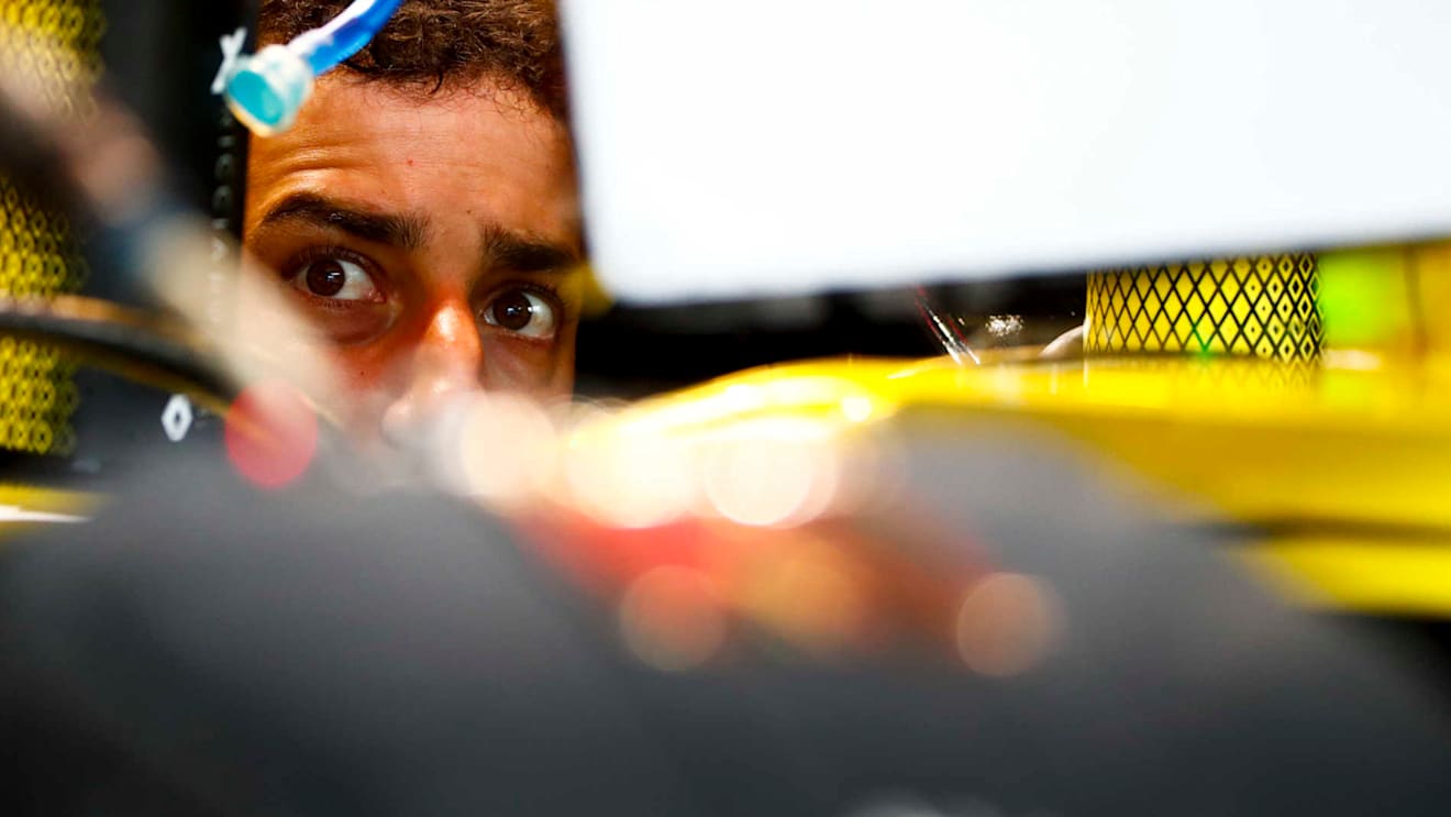 HUNGARORING, HUNGARY - AUGUST 02: Daniel Ricciardo, Renault F1 Team during the Hungarian GP at Hungaroring on August 02, 2019 in Hungaroring, Hungary. (Photo by Sam Bloxham / LAT Images)