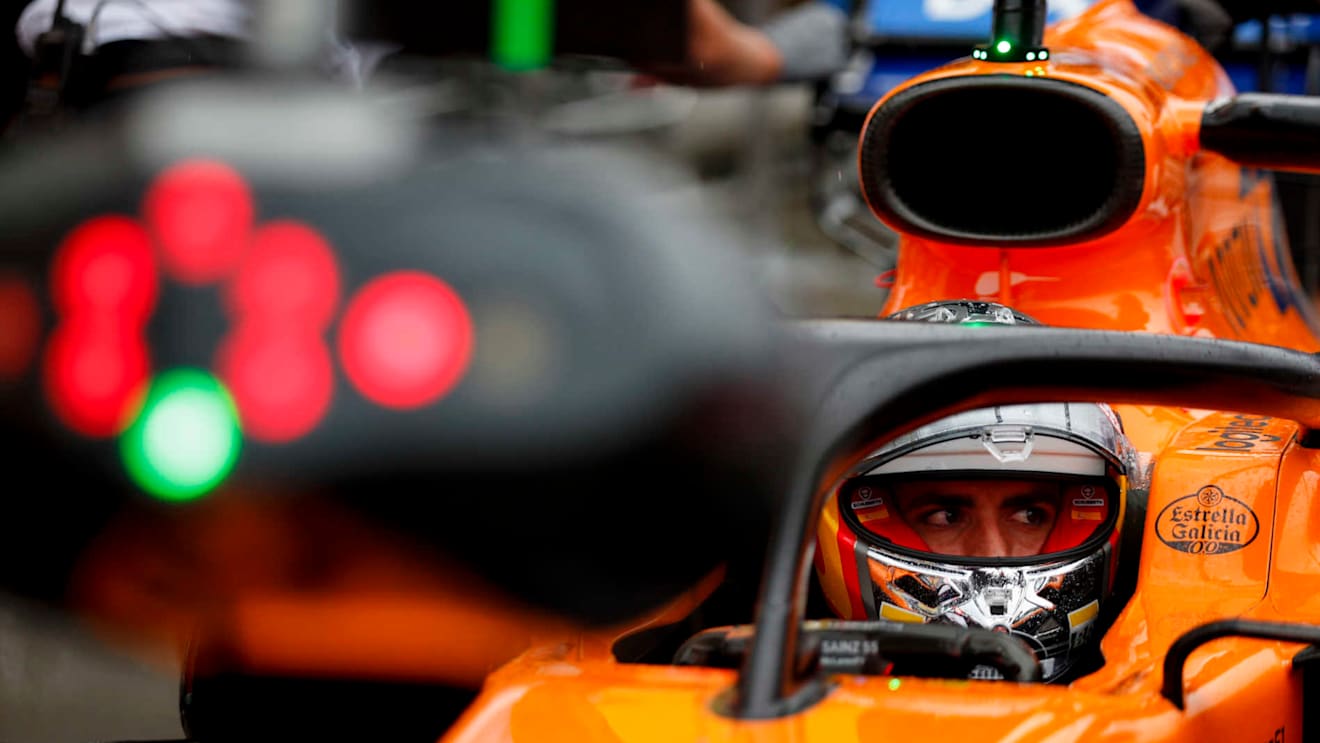 HUNGARORING, HUNGARY - AUGUST 02: Carlos Sainz Jr, McLaren during the Hungarian GP at Hungaroring on August 02, 2019 in Hungaroring, Hungary. (Photo by Sam Bloxham / LAT Images)