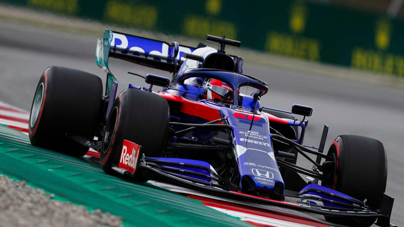 CIRCUIT DE BARCELONA-CATALUNYA, SPAIN - MAY 11: Daniil Kvyat, Toro Rosso STR14 during the Spanish GP at Circuit de Barcelona-Catalunya on May 11, 2019 in Circuit de Barcelona-Catalunya, Spain. (Photo by Steven Tee / LAT Images)